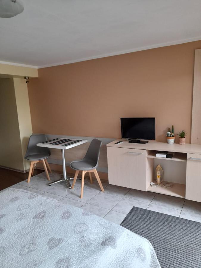 Apartament Jednosci Narodowej 코워브제크 외부 사진