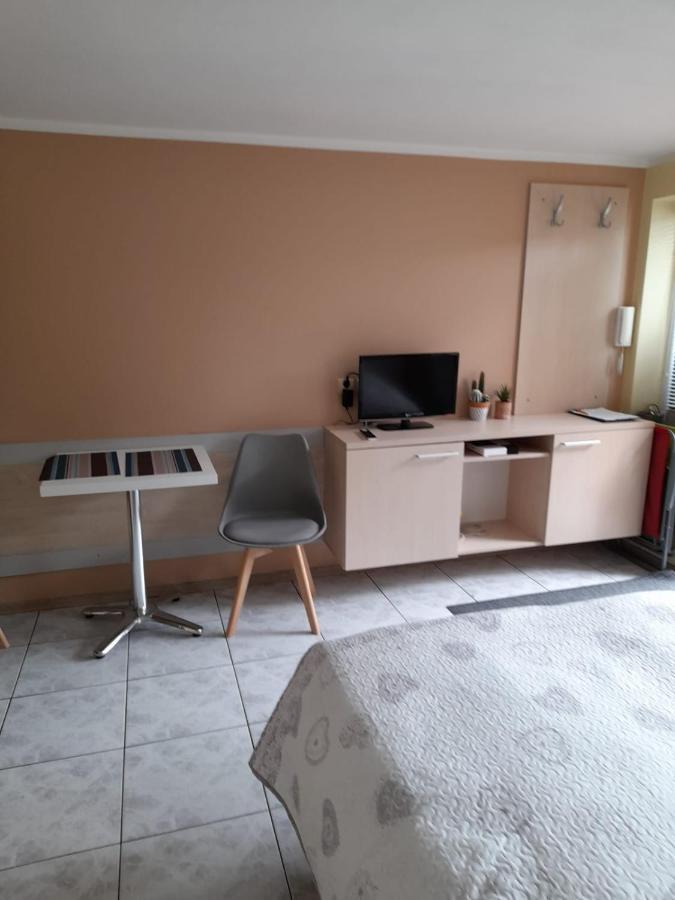 Apartament Jednosci Narodowej 코워브제크 외부 사진